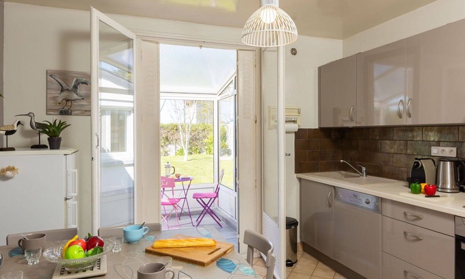 Saint-Coulomb House | Beautiful private villa for 6 guests with TV and terrace