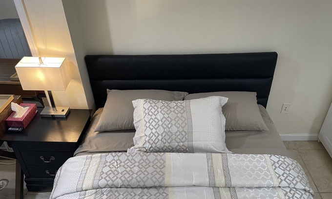 West Side Apartment | Beautiful Private 2 Bed Apt, near NYC+EWR Airport
