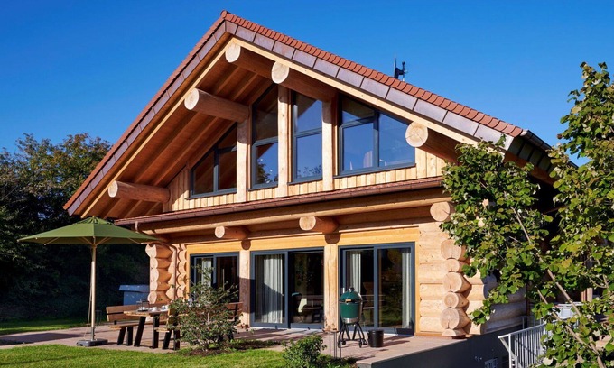Heitersheim House | Beautiful private villa for 8 guests with hot tub, WIFI, pool, TV, patio, pets allowed and parking