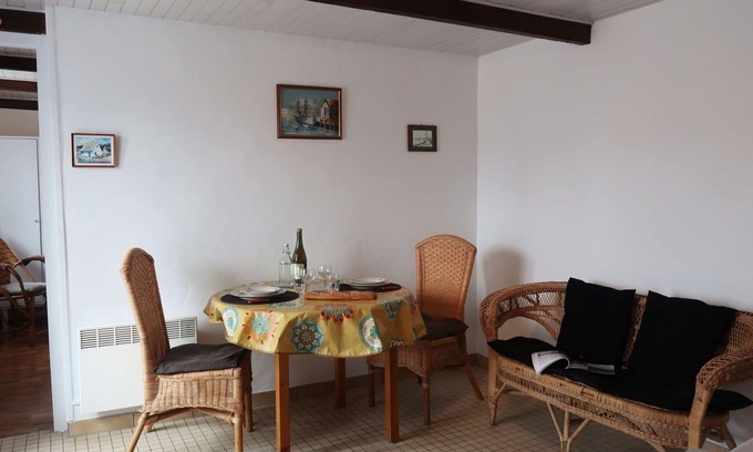 Plounevez-Lochrist House | Beautiful private villa for 2 people with pets allowed