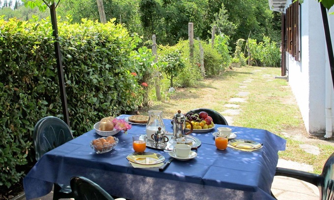 Montignoso House | Beautiful private villa for 5 people with WIFI, TV, patio and parking