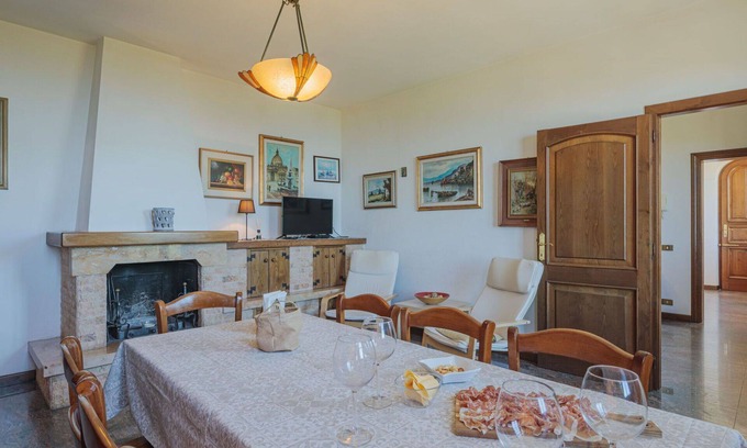 Montignoso House | Beautiful private villa for 10 guests with WIFI, TV, terrace, pets allowed and parking