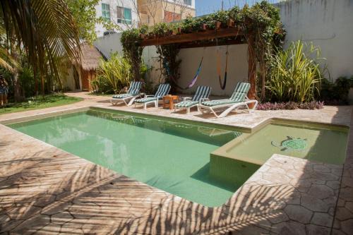 Ejidal House | Beautiful Private Villa for 16 PAX with garden, BBQ and pool, Playa del Carmen