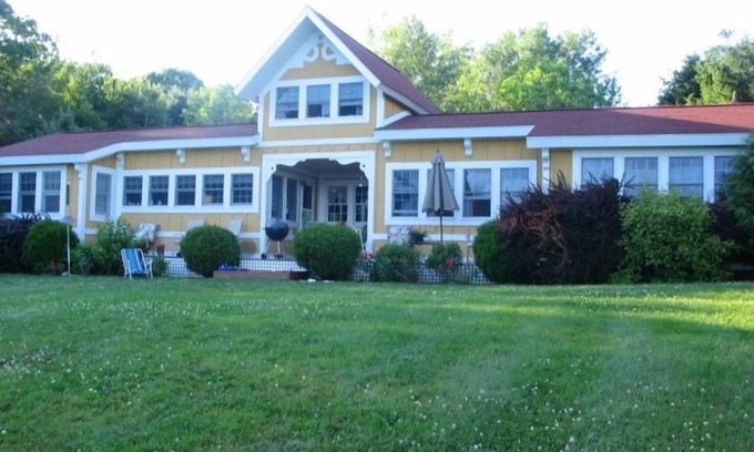 Searsport Cottage | Beautiful, Private Oceanfront Cottage on Penobscot Bay