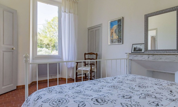 Oppede House | Beautiful private villa for 4 guests with TV, patio and parking