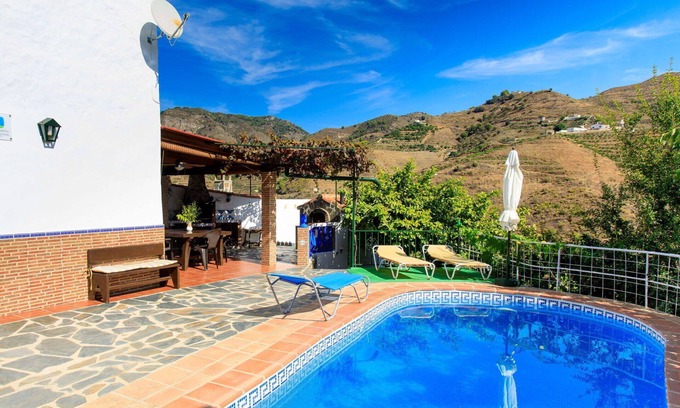 Almunecar Villa | Beautiful private villa for 4 people with private pool, WIFI, TV, terrace and pets allowed