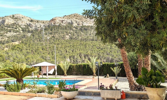 Finestrat House | Beautiful private villa with A/C, private pool, WIFI, TV, patio, pets allowed and parking