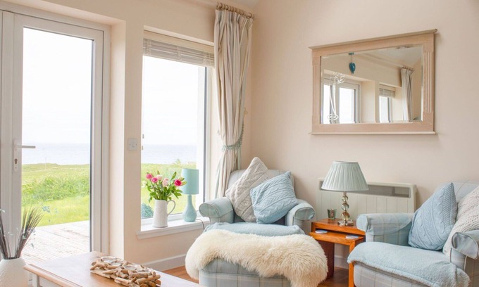 Bornesketaig House | Beautiful private villa for 6 guests with WIFI, TV and terrace