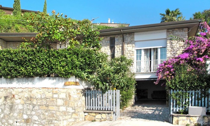 Corsanico House | Beautiful private villa for 5 guests with WIFI, TV, terrace, panoramic view and parking
