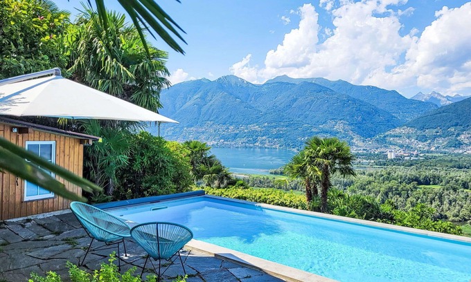 Magadino House | Beautiful private villa with private pool, WIFI, TV, patio, pets allowed, panoramic view and par.