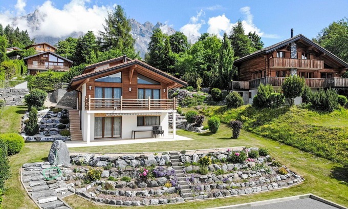 Ovronnaz House | Beautiful private villa with WIFI, TV, terrace, pets allowed, panoramic view and parking