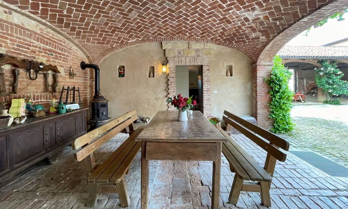 San Desiderio House | Beautiful private villa for 4 guests with hot tub, WIFI, terrace and parking