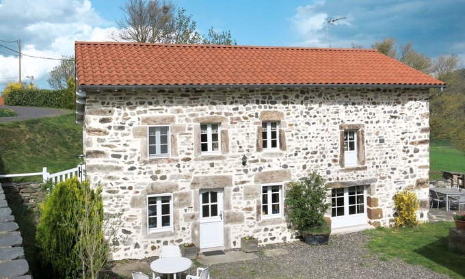 Chamalieres-sur-Loire House | Beautiful private villa for 6 guests with WIFI, TV, terrace and pets allowed