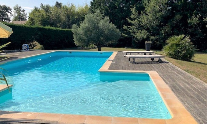 Mimizan House | Beautiful private villa for 6 guests with private pool, WIFI, TV, terrace, pets allowed and park.