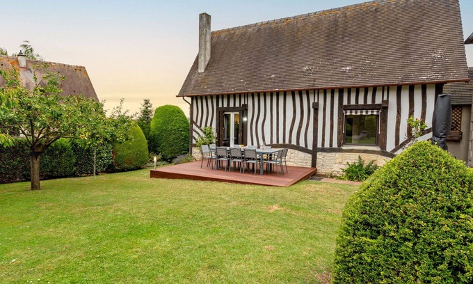 Touques Villa | Beautiful private villa for 9 people with WIFI, TV, terrace and pets allowed