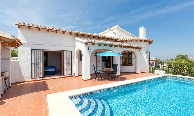 Monte Pego Villa | Beautiful private villa for 6 guests with A/C, WIFI, private pool, TV and terrace
