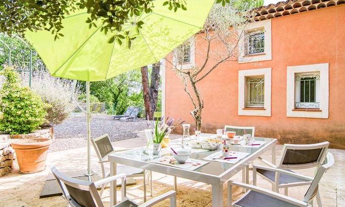 Carces House | Beautiful private villa for 8 people with private pool, WIFI, TV, patio, pets allowed and parking