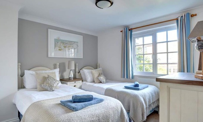 Treator Villa | Beautiful private villa for 6 people with WIFI, TV, patio and pets allowed