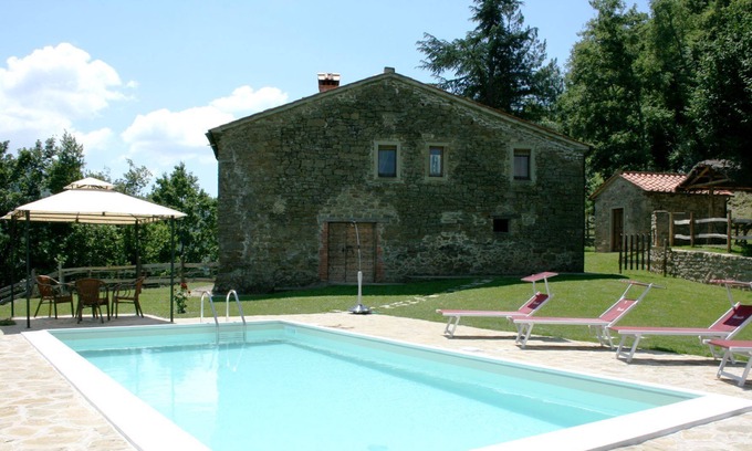 Arezzo Villa | Beautiful private villa for 5 people with WIFI, private pool, TV, pets allowed and parking