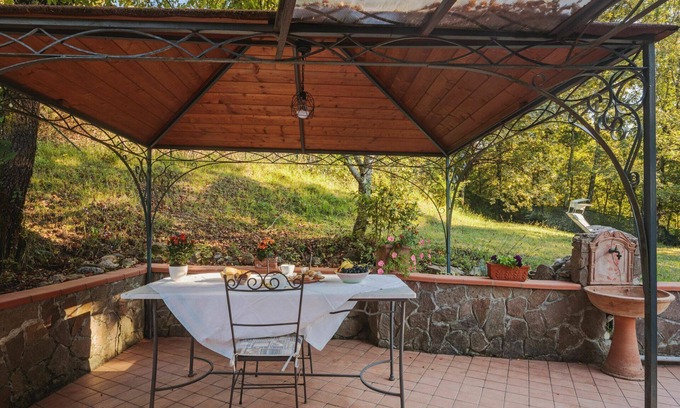 Aulla House | Beautiful private villa for 2 guests with WIFI, A/C, TV, terrace, pets allowed and parking