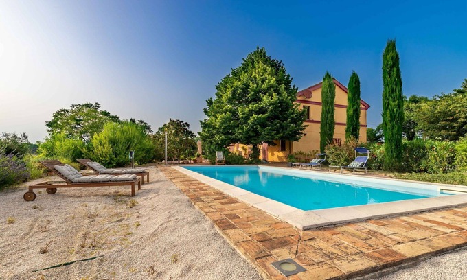 Bettolelle Villa | Beautiful private villa for 12 guests with WIFI, private pool, TV, panoramic view and parking