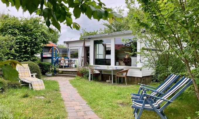 Anjum House | Beautiful quiet 2 persons caravan on the Lauwersmeer