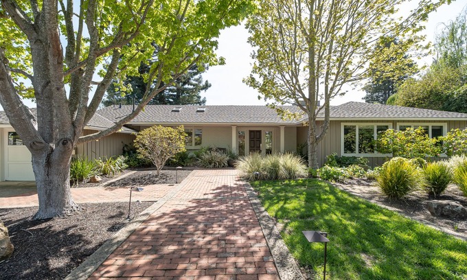 San Rafael House | Beautiful, quiet, and modern home with a pool in sunny San Rafael