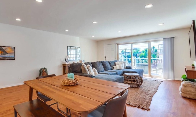 Ocean Beach Apartment | Beautiful Remodel & Spacious One Level