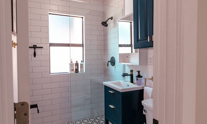 Lincoln Terrace Condo | Beautiful remodeled historical home in safe neighborhood downtown.