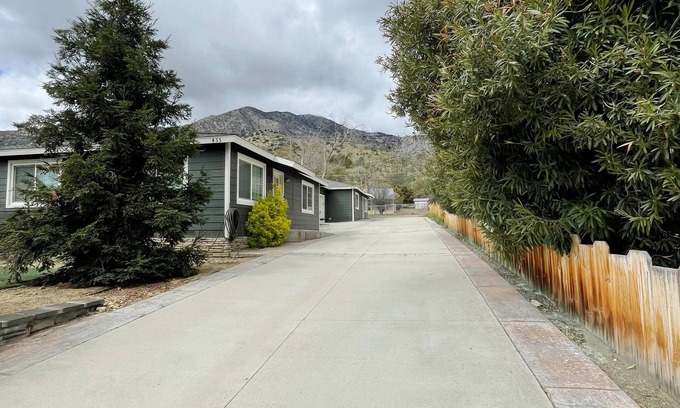 Kernville House | BEAUTIFUL, REMODELED HOME WITH EASY ACCESS TO LAKE AND RIVER - PET FRIENDLY