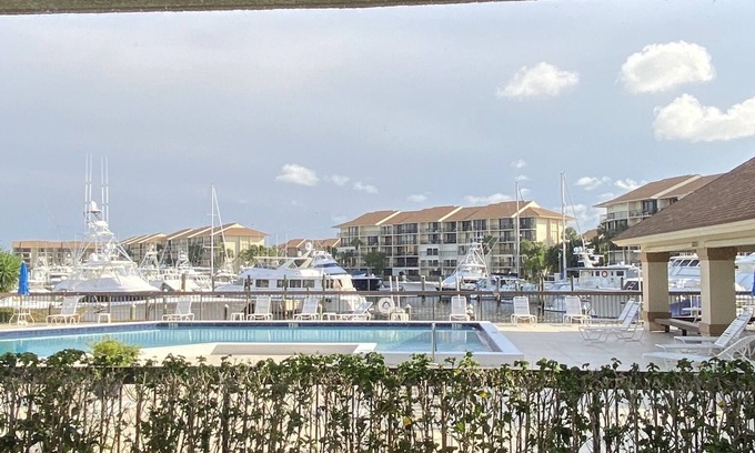 The Bluffs Other | Beautiful Remolded Condo Near Beach