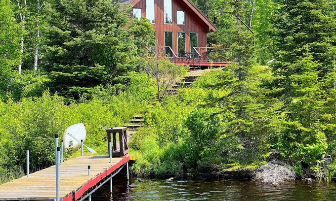 Ely Cabin | Beautiful, Remote Cabin 9 Miles From Ely, Wildlife Galore, Starlink & Dock!