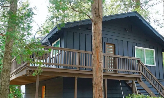 Crestline Cabin | Beautiful Renovated Cozy Forest Home in Crestline with Hot Tub