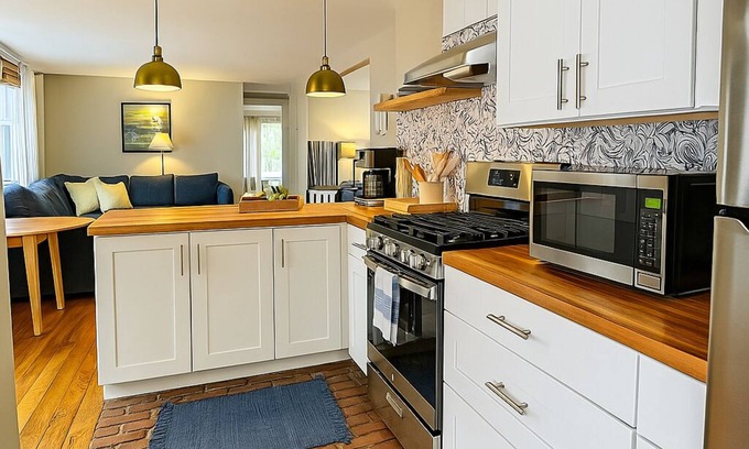 Portland Apartment | Beautiful rental with private roof deck