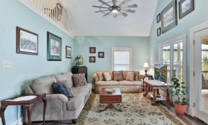 Shelbyville Cottage | Beautiful restored Victorian farmhouse