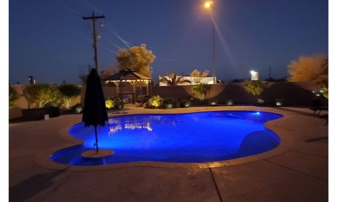 Holiday Shores House | BEAUTIFUL RIVER OASIS 2 Blocks from the River