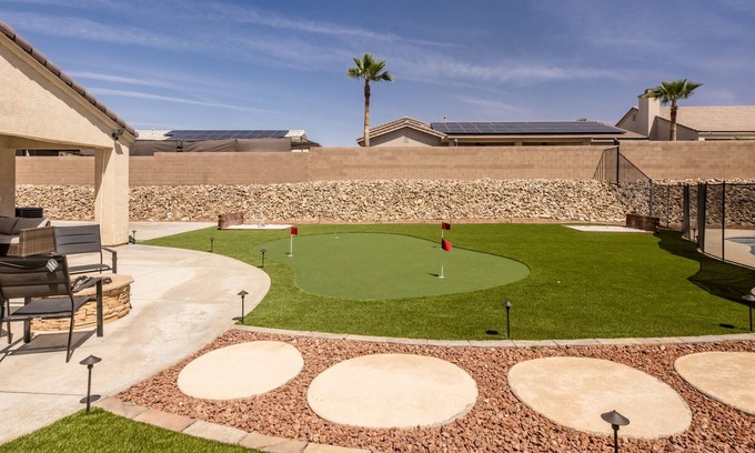 Fort Mohave House | Beautiful River Resort with Pool!
