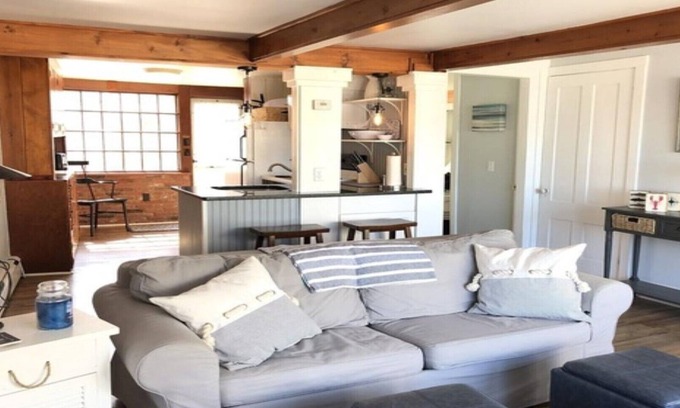 Rockport Condo | Beautiful Rockport, steps to Front Beach, restaurants, shopping