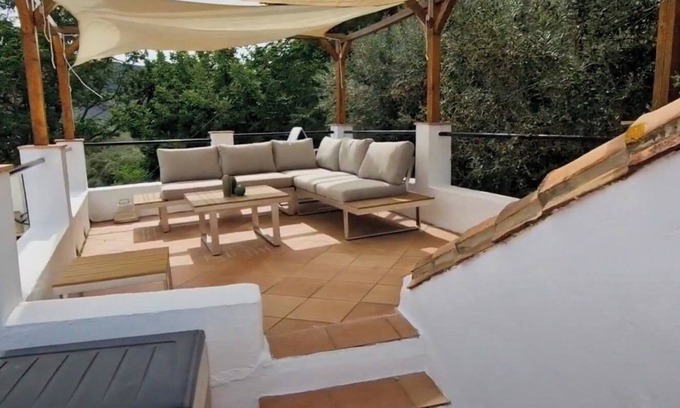 Comares House | Beautiful rustic house surrounded by olive trees, in the picturesque Axarquia Valley.