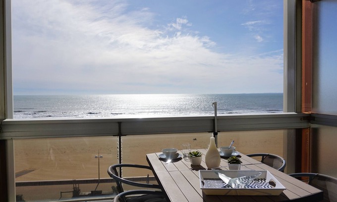 Saint-Jean-de-Monts Apartment | Beautiful studio for 4 with balcony and parking sea view