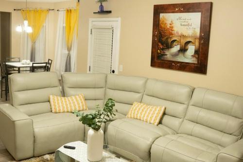 Rex House | Beautiful six bedroom house near Atlanta