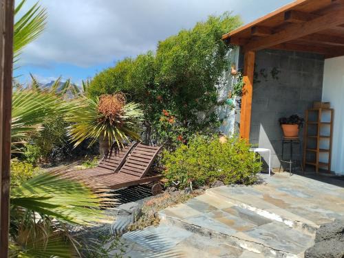 Urbanizacion Famara House | Beautiful small bungalow, amazing views and garden