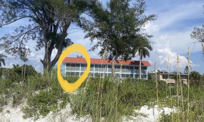 Bradenton Beach Condo | Beautiful southern end of Anna Maria Island