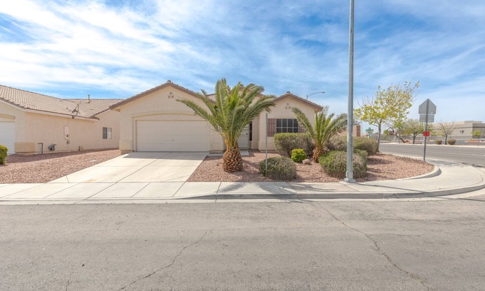North Las Vegas House | Beautiful Spacious Single Story Vegas Home