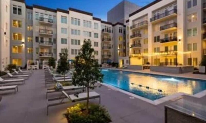 The Galleria Apartment | Beautiful Spacious 2 bed/2bath Apartment in The