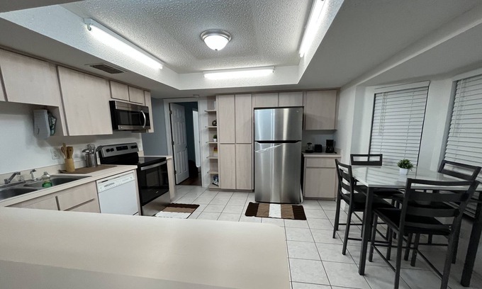 Ocala House | Beautiful, Spacious Home in Marion Oaks. Lots of Privacy, Huge Fenced Backyard