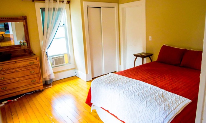 Hamilton House | Beautiful, Spacious Home in the Heart of Hamilton & Colgate