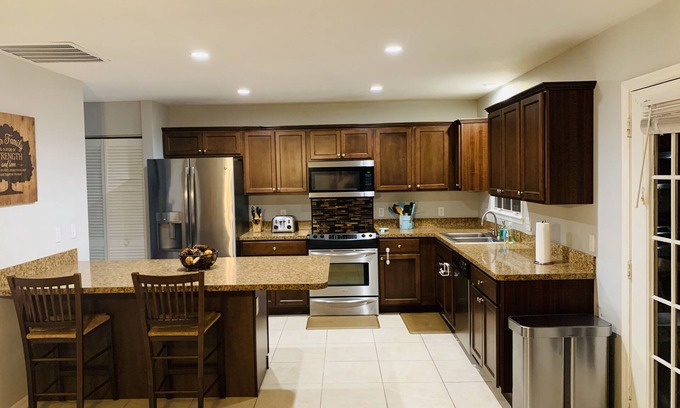 Englewood East House | Beautiful specious home conveniently located 10 minutes from Englewood beach