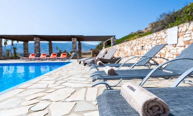 Krotiri House | Beautiful stone maisonette near the beach, ideal for families and groups