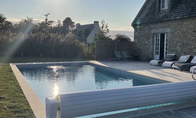 Kerlouet House | Beautiful stone house with swimming pool
